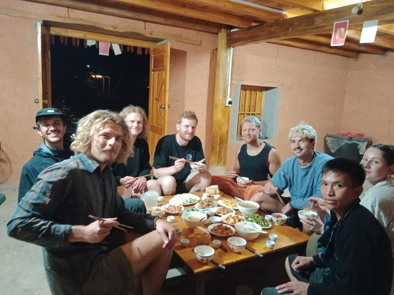 Hoang Nam Homestay Quan Ba Rum bild